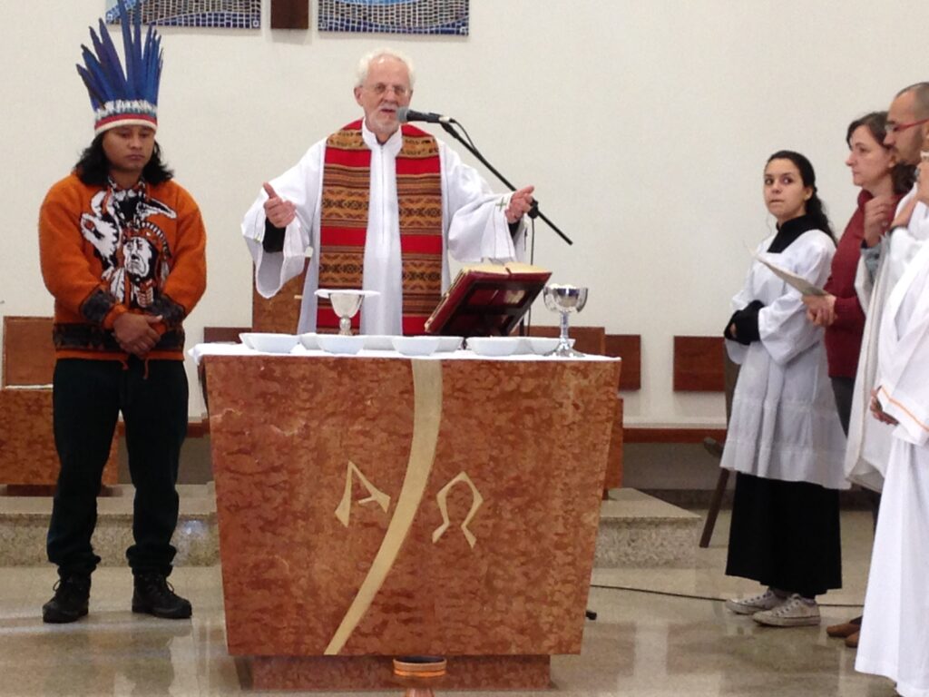 Em Itaquera, Padre Paulo cita aumento de problemas na pandemia, como a falta de locais para moradia