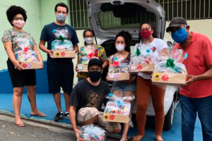 Espaço Pinheirinho Cultura fez entrega de caixas com jogos e livros