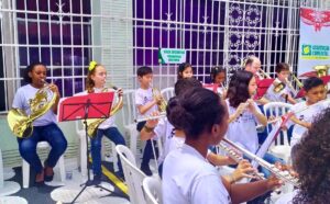 Apresentação da banda formada por alunos da escola Benedito Ferreira Lopes